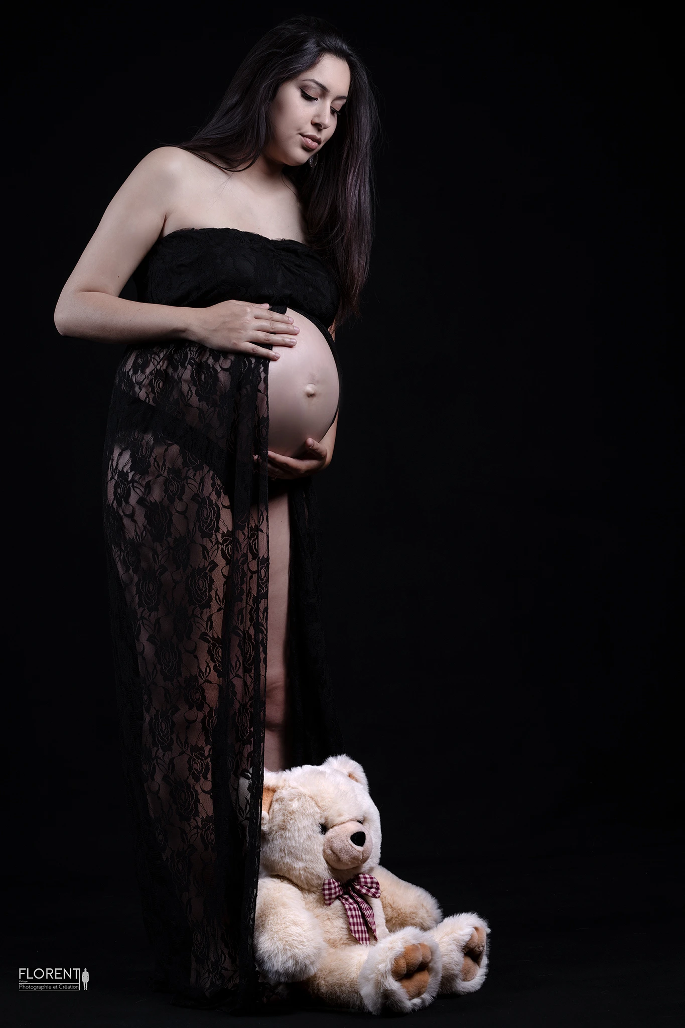 maternité en studio photo petit ours florent photographe boulogne sur mer lille le touquet paris hardelot saint omer