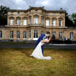 seance-couple-renversant-mariage-arras-pose-parc-chateau-fenelon-florent-photographe-boulogne-sur-mer-lille-le-touquet-paris-saint-omer-calais